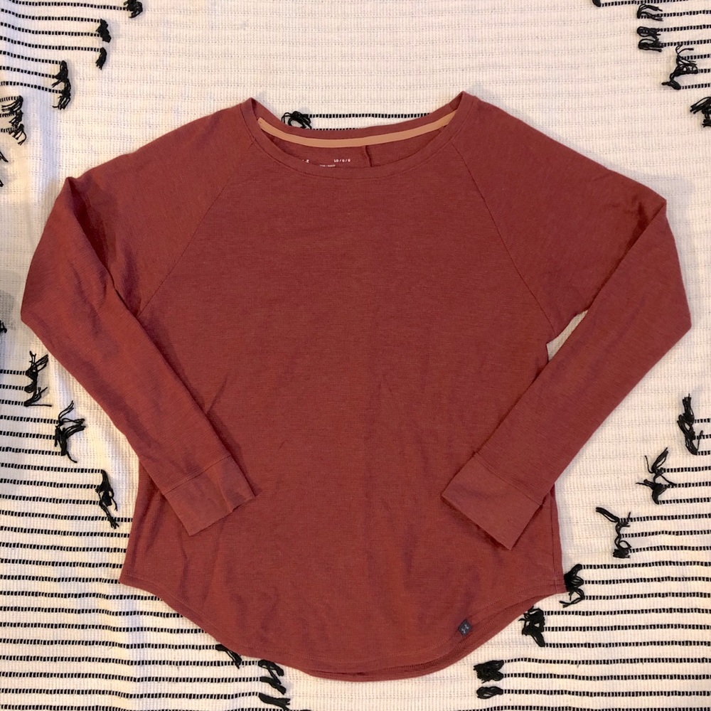 UnderArmour Henley style loose fitting long sleeve